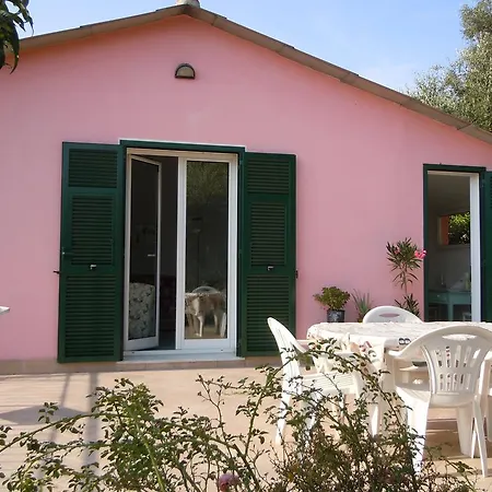 بيت للعطل La Casina Rosa إمبيريا