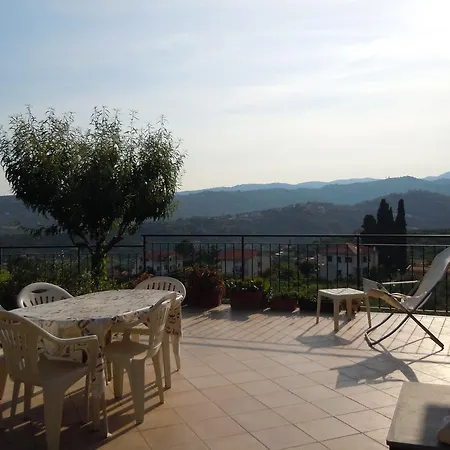 La Casina Rosa إمبيريا